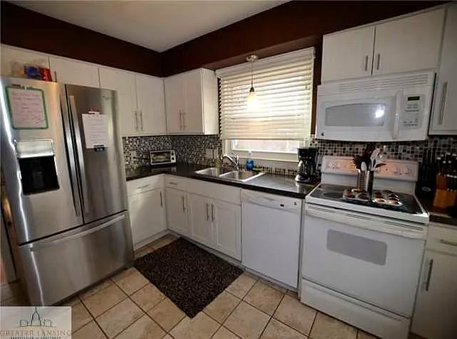 4 bed, 1122 sqft, $2,700 — Photo 2