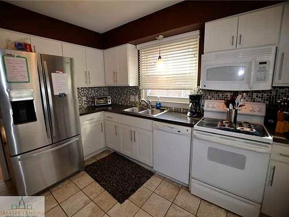 2nd image of 1553 Linden St