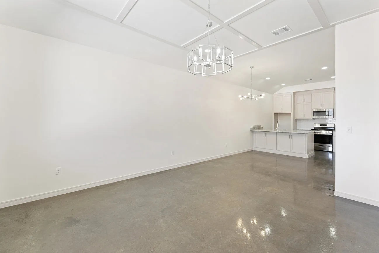 2 bed, 1002 sqft, $1,795 — Photo 3