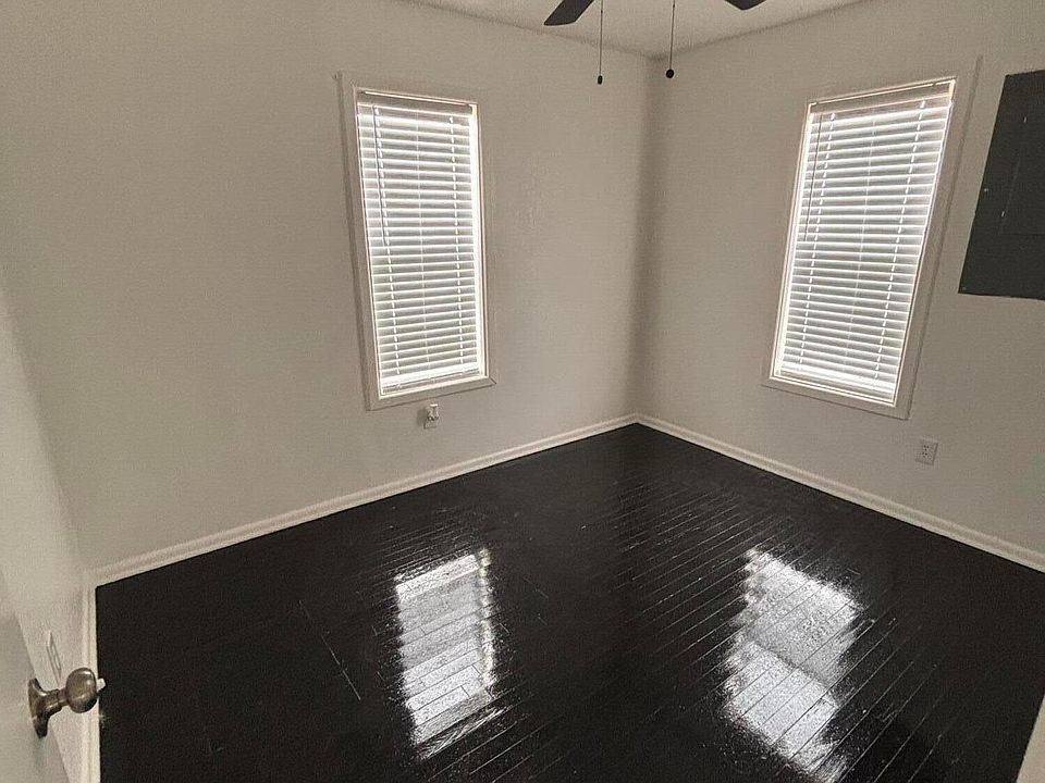 2nd image of 2411 Cedar Ave