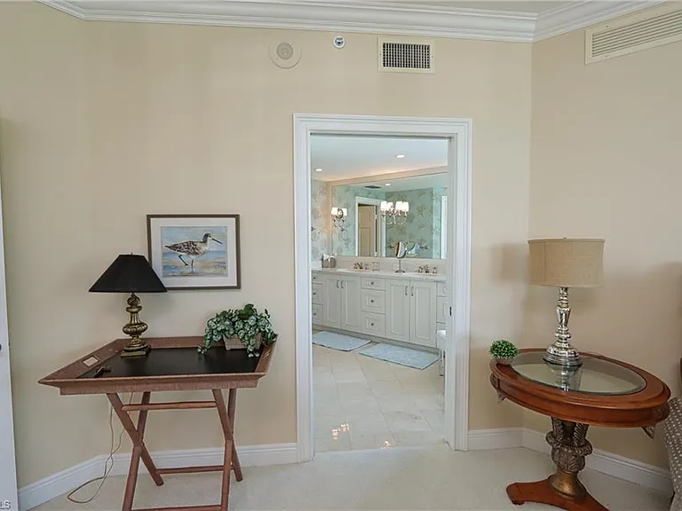 60 Seagate Dr #402 — Photo 13