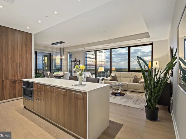 1650 Silver Hill Dr #1702, McLean, VA 22102