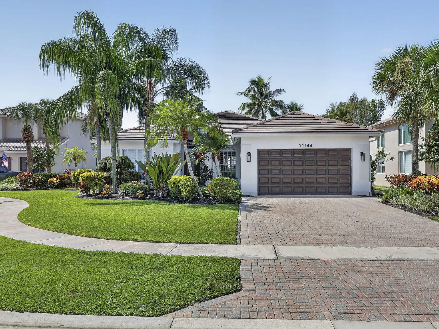 5 bed, 3.0 bath, 2821 sqft, $10,500 — Photo 2