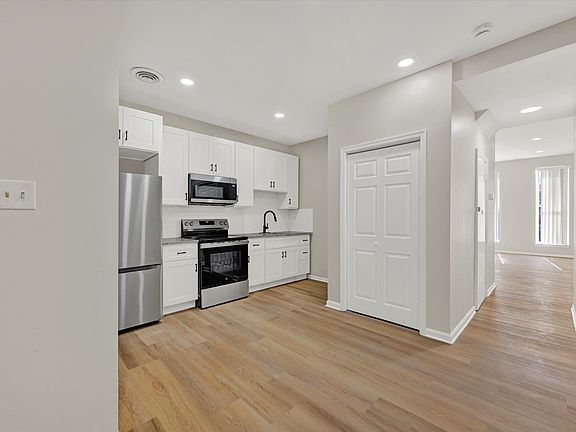 3rd image of 310 E Lafayette Ave #1