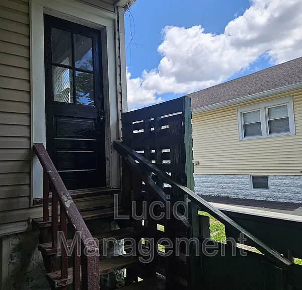 1210 Longfield Ave #1 — Photo 2