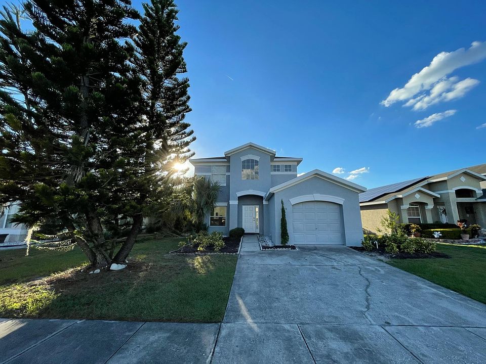 1st image of 13334 Greenpointe Dr