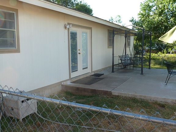 5th image of 914 Circle Dr
