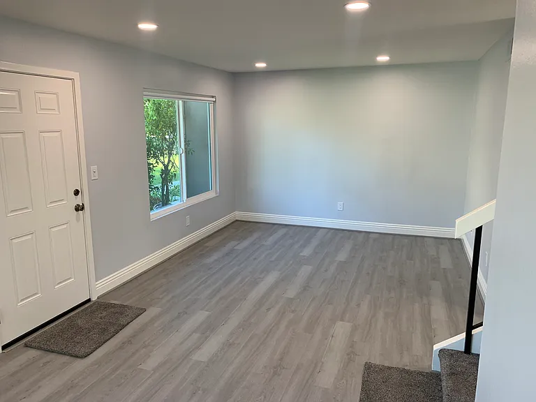 1722 Kingsdown Ct — Photo 4