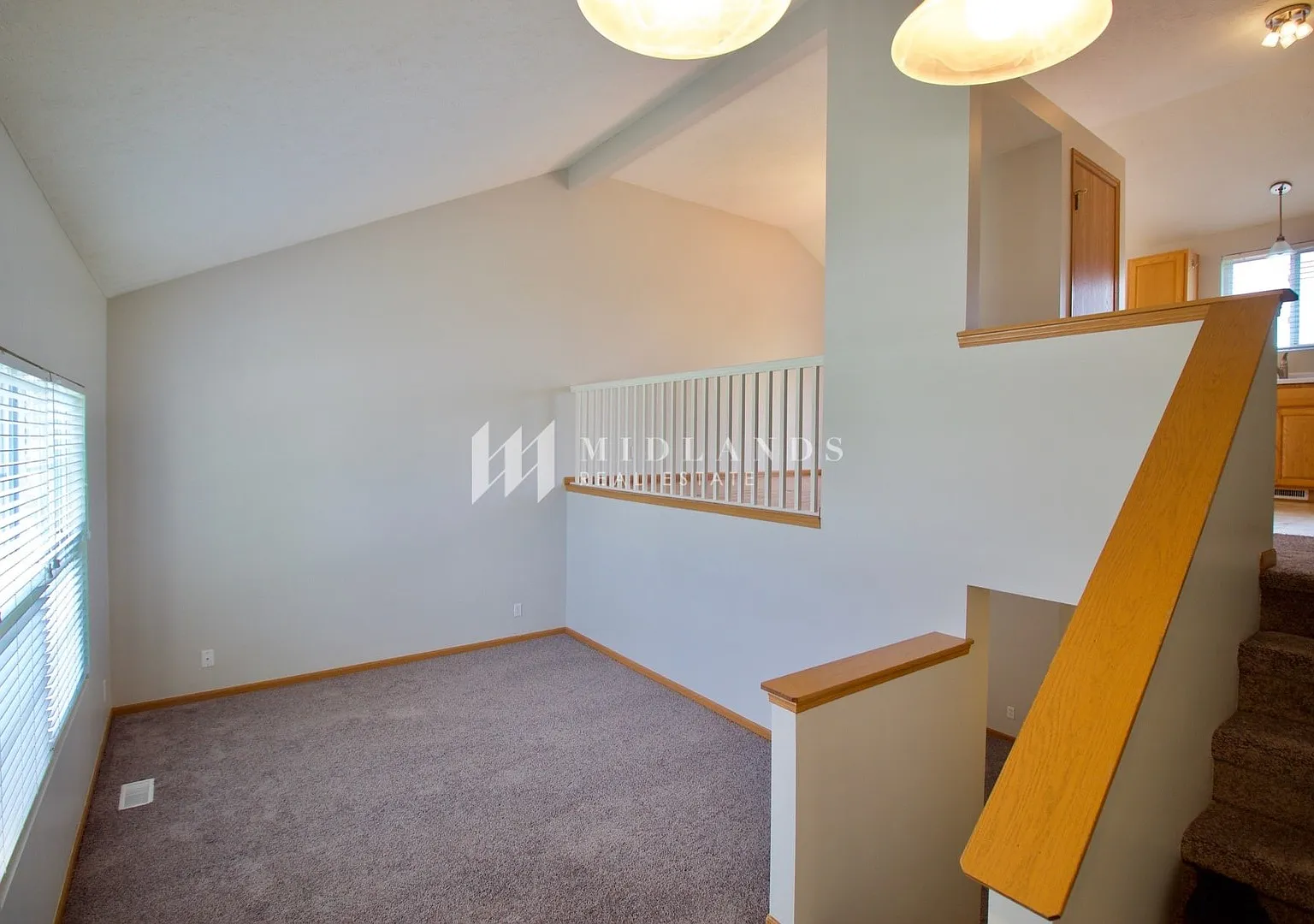Lovely Piper's Glen Home — Photo 2
