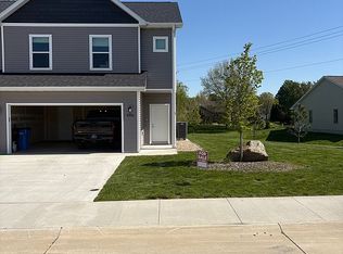 4332 Spruce Creek Dr, Cedar Falls, IA 50613