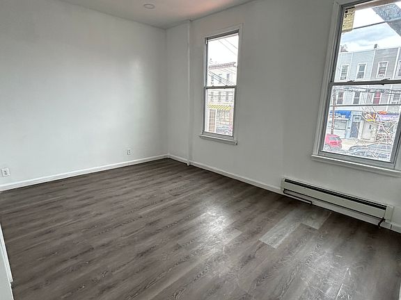 3rd image of 1735 White Plains Rd APT 2
