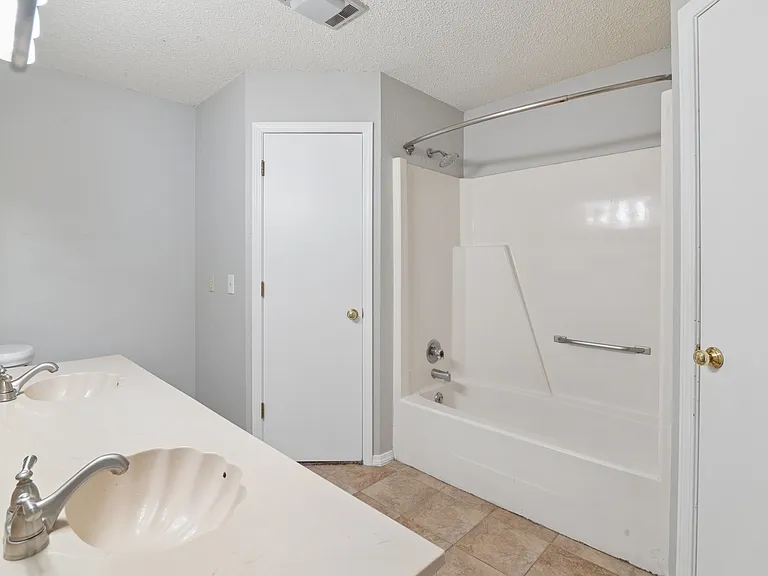 4604 S Ironwood Ave — Photo 26