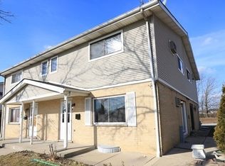 714 W Diversey Ave APT B, Addison, IL 60101