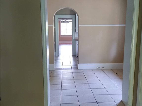 2nd image of 345 Ryan St