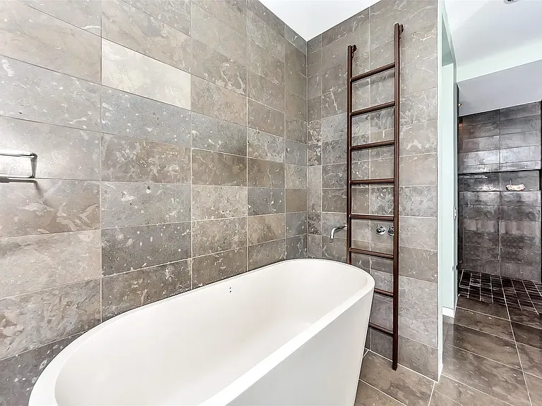 2430 Victory Park Ln #1802 — Photo 20