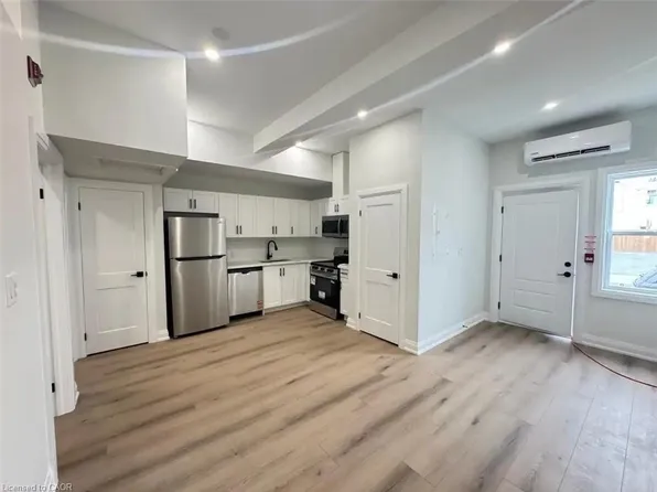 53 Ontario Rd #2, Welland, ON L3B 5C2