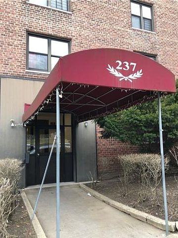 1st image of 237 N Broadway APT 1A