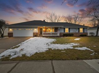 1225 Drews Dr, De Pere, WI 54115