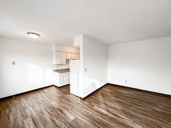 4th image of 2009 Bryant Ave S APT 3