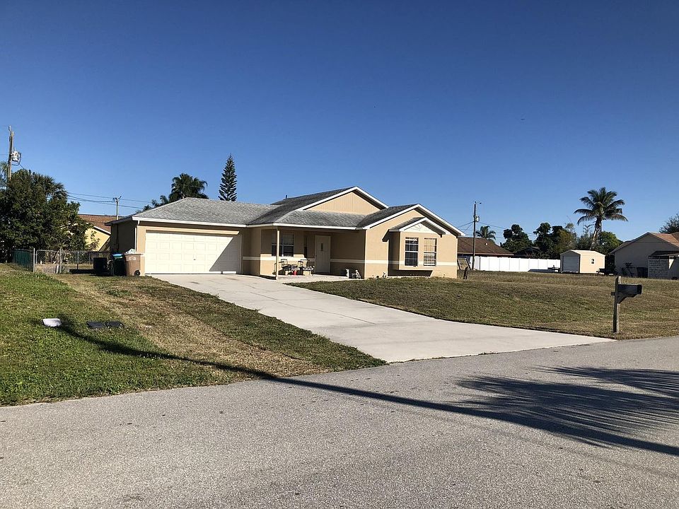 2nd image of 215 NE 8th Pl