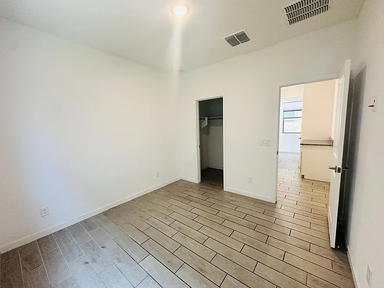 7425 W Nicolet Ave — Photo 18