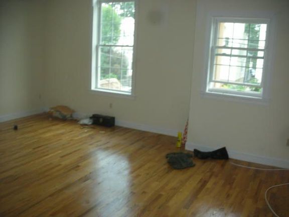 4th image of 131 W 2nd St