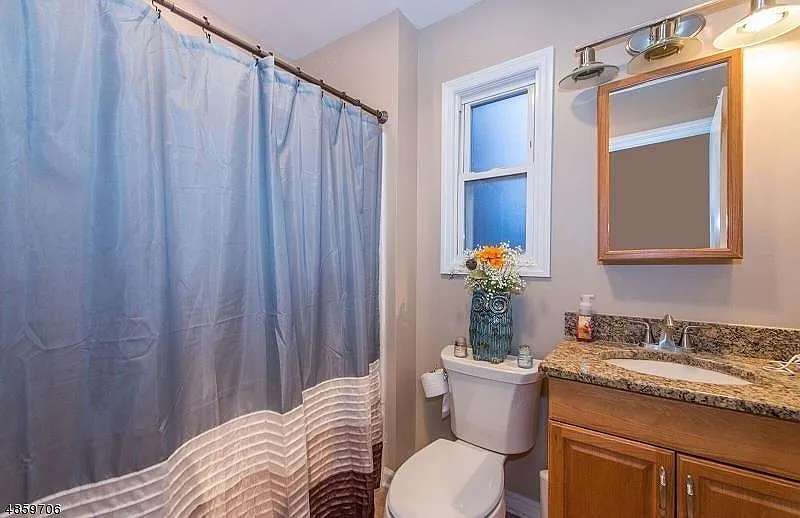 1 bed, 840 sqft, $2,200 — Photo 4