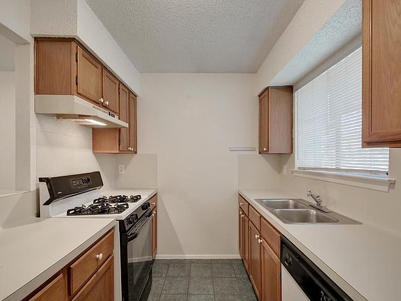 5th image of 4811 Marblehead Dr