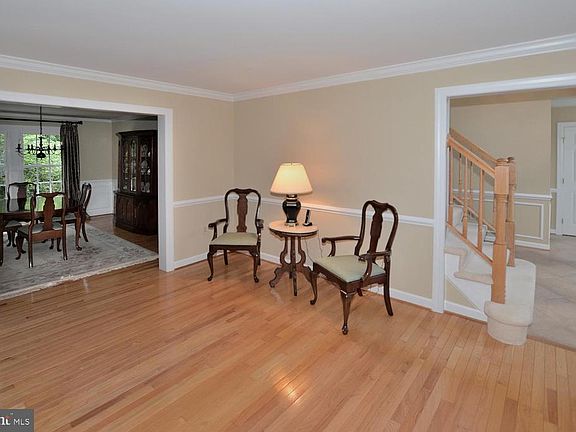 5th image of 4921 Edge Rock Dr
