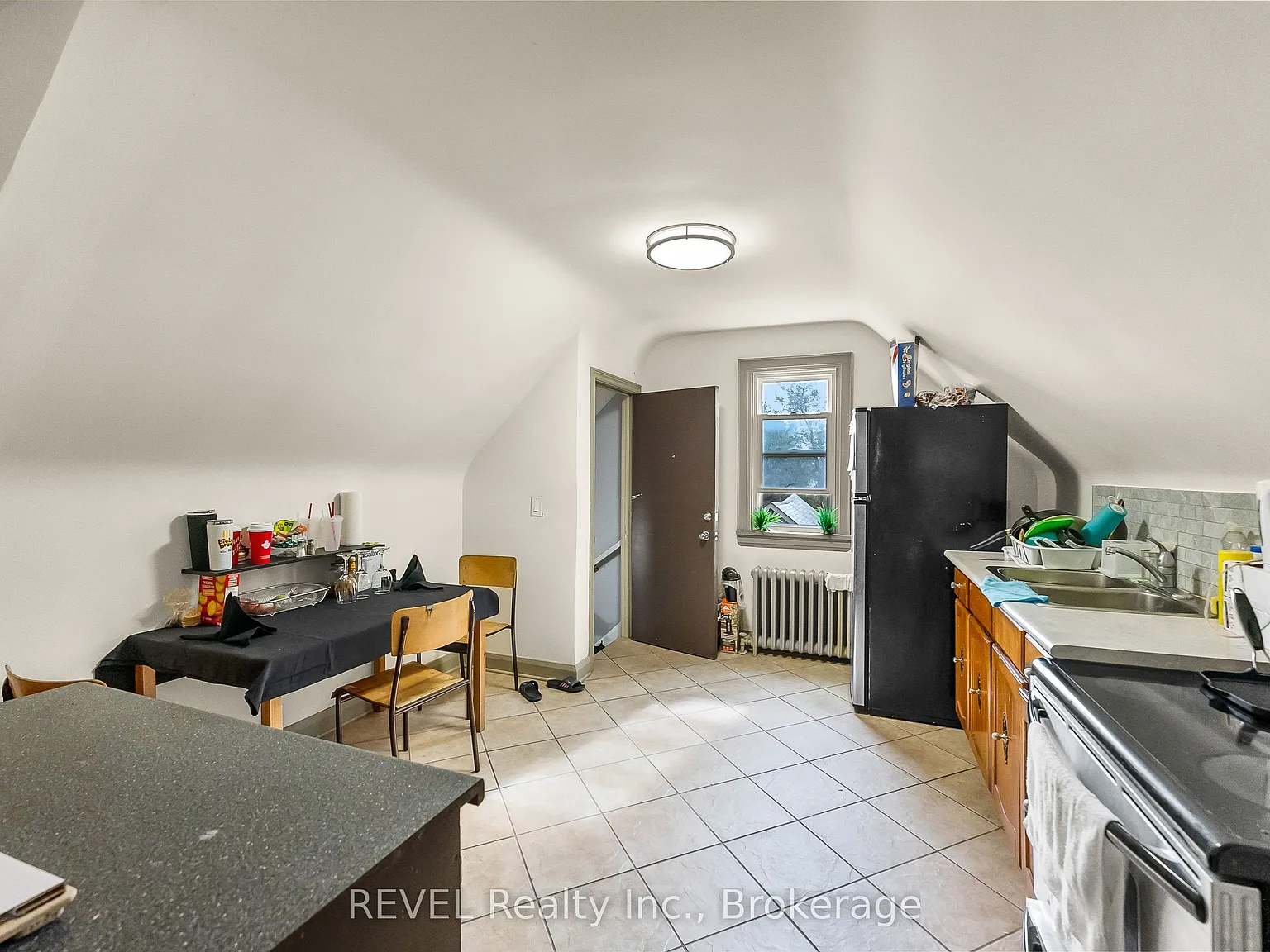 2 bed, $1,400 — Photo 3