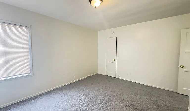 10131 Memphis Ave — Photo 14
