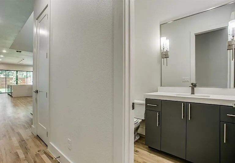 4633 Manett St — Photo 18