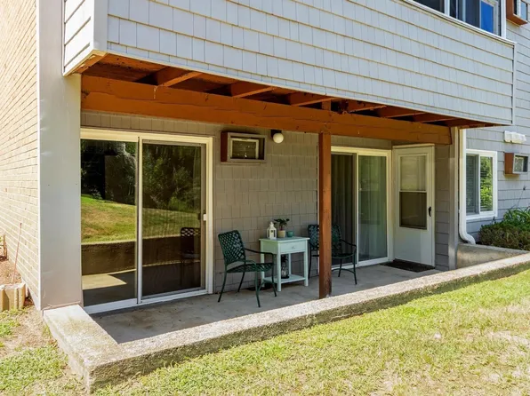 4 Glen Devin St #4, Amesbury, MA 01913