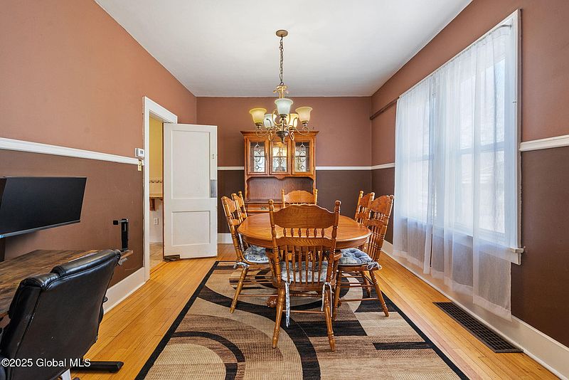 5th image of 23 Wolfert Avenue