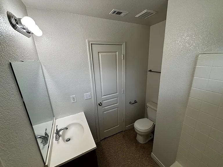 501 S Henderson St — Photo 16