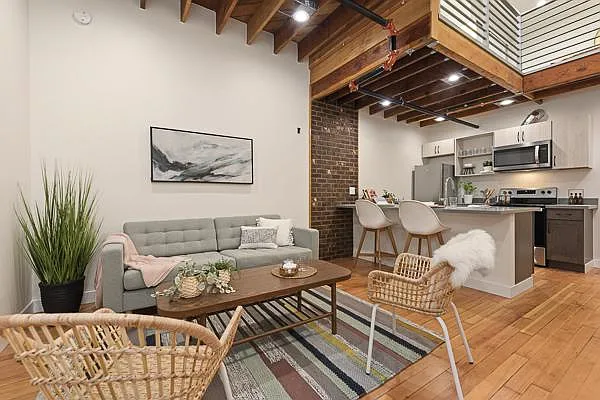 290 Burnett Ave S #214 — Photo 5