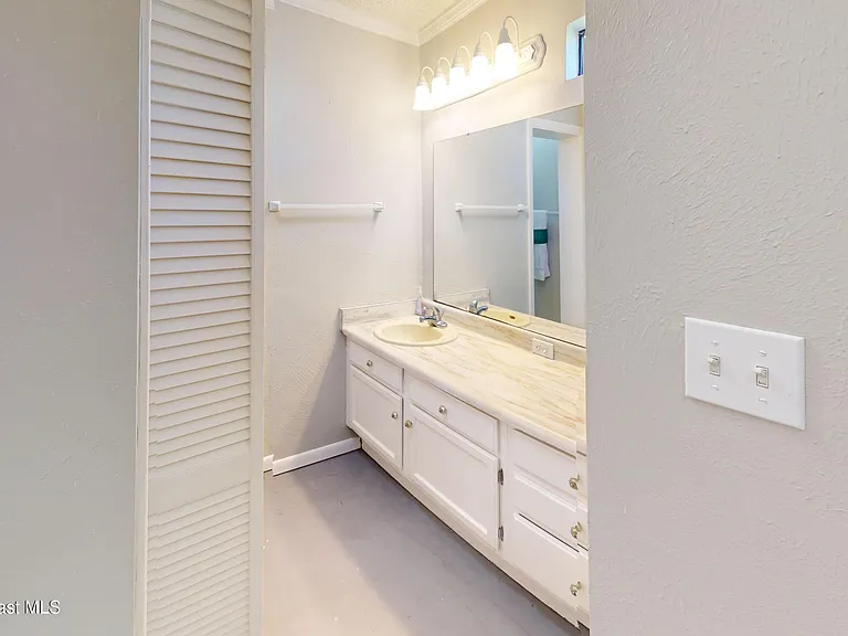 216 Country Club Dr — Photo 28