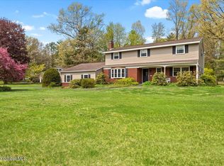 17 Ashley Dr, Ballston Lake, NY 12019