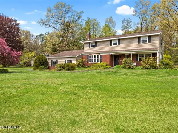 17 Ashley Drive, Ballston Lake, NY 12019
