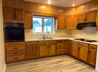 208 N Railroad Ave, Frackville, PA 17931