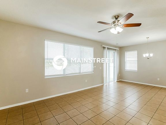 3rd image of 1756 Strathmore Cir