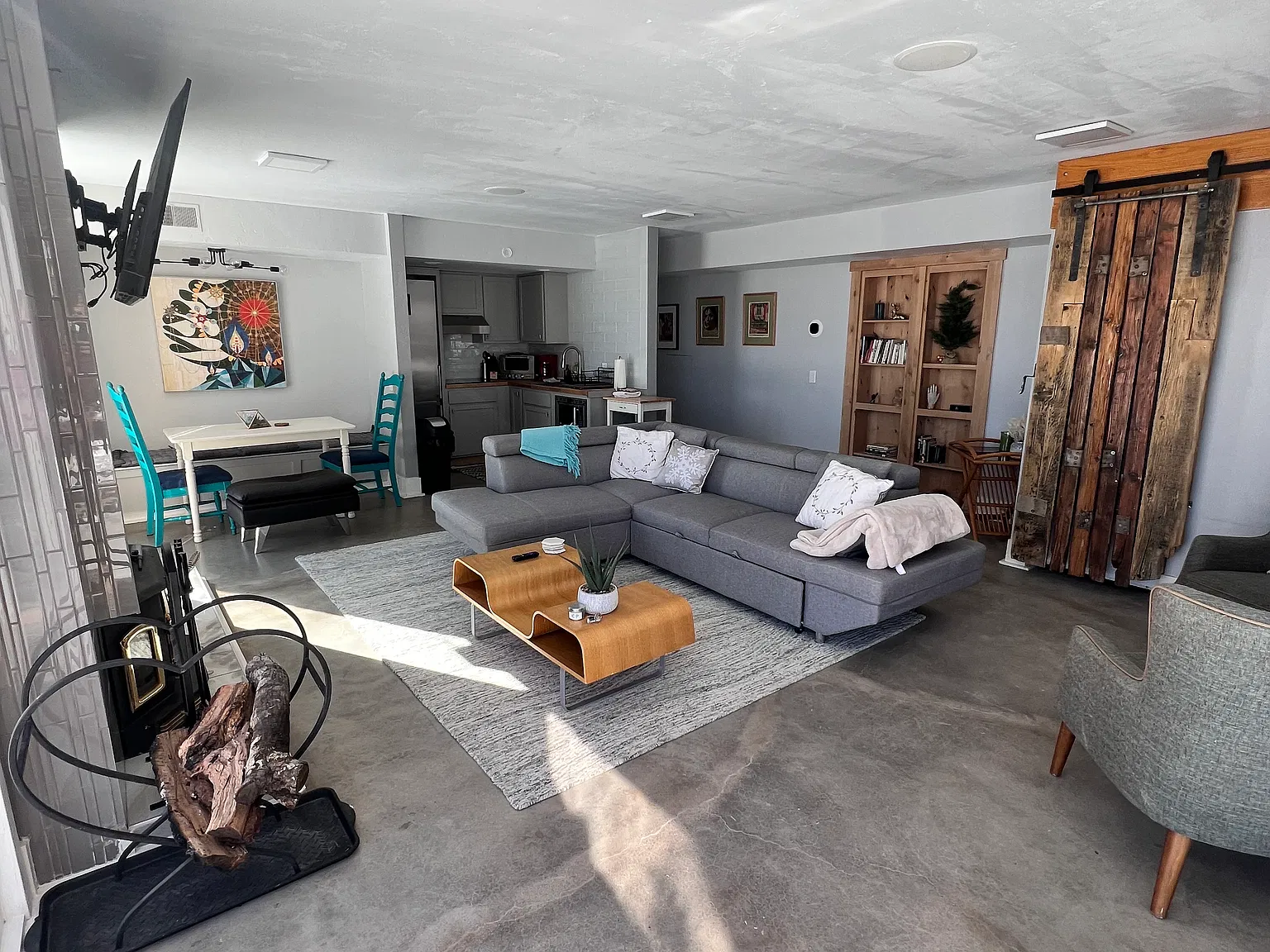 2 bed, 1700 sqft, $2,600 — Photo 2
