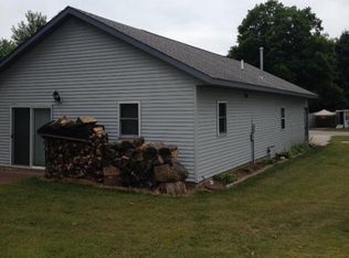 581 Sunset View St, Harpers Ferry, IA 52146
