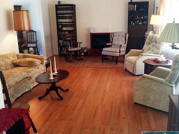 2nd image of 55 Harbor Woods Cir