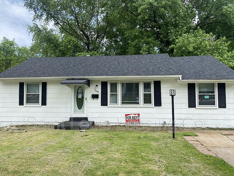 1st image of 306 S Marguerite Ave