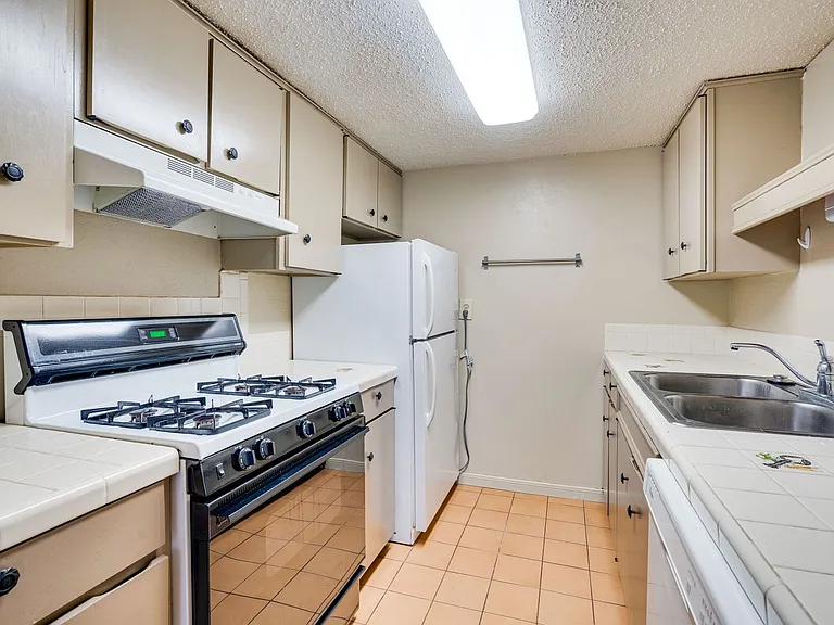 1800 Lavaca St #214 — Photo 18
