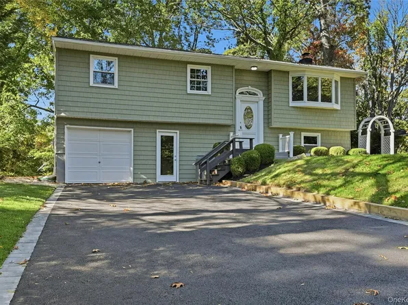 11 Marbeth Circle, Miller Place, NY 11764
