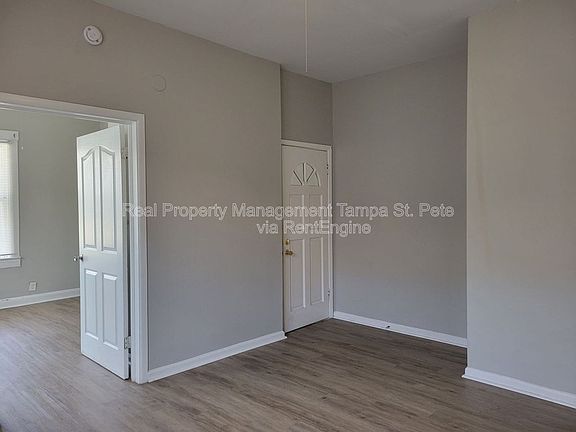 5th image of 3005 Sanchez St APT 4