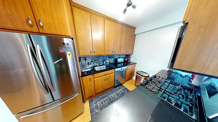 Sold by Remax Edge | media 8