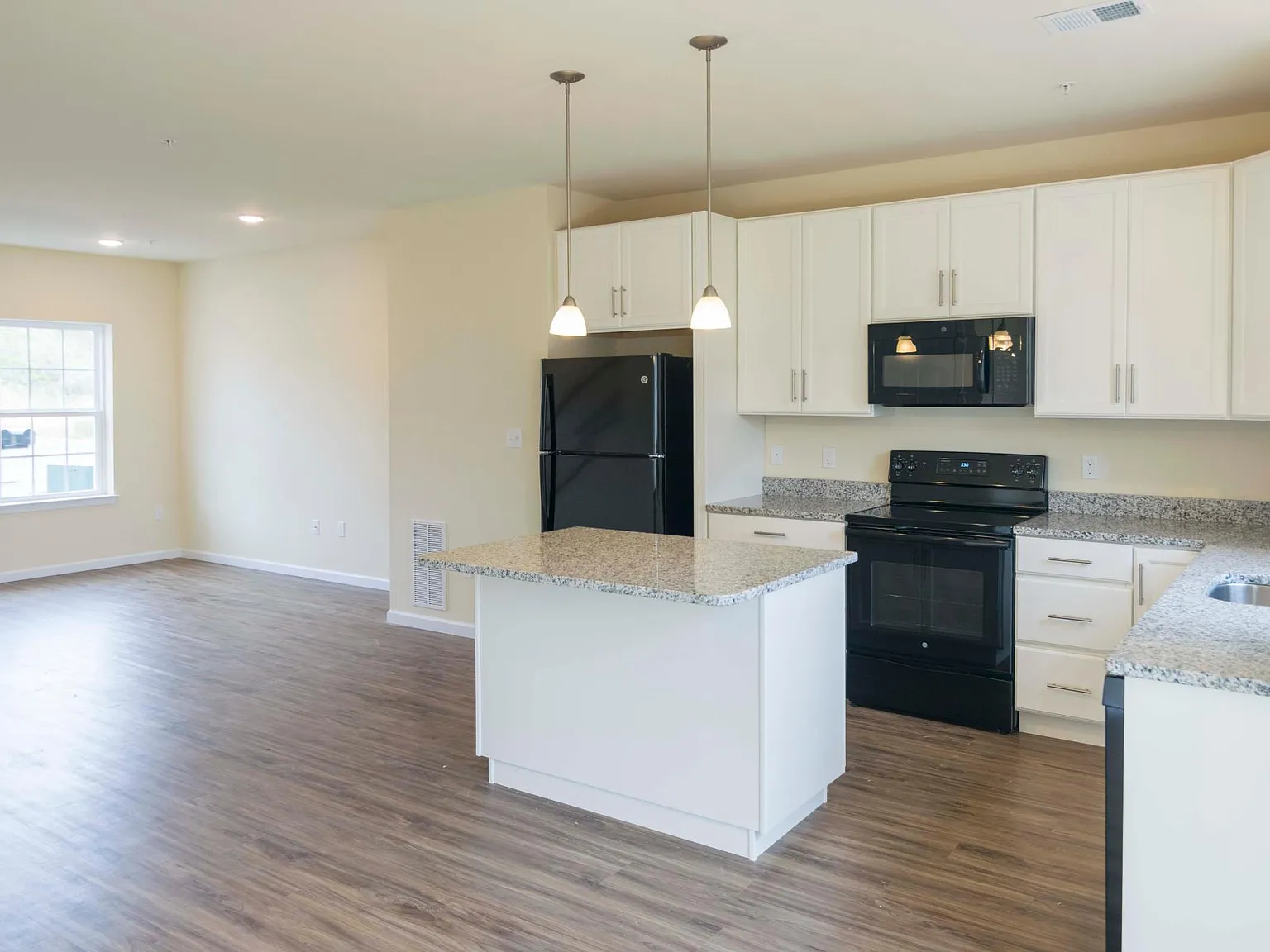 Arey Lane Townhomes — Photo 4